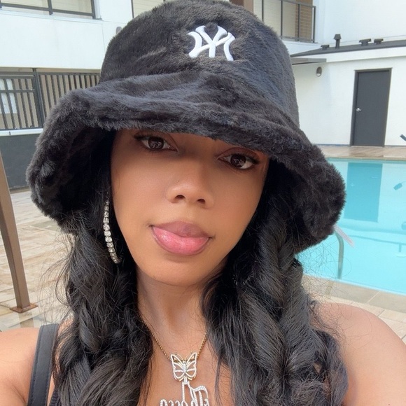 NY Faux Fur Bucket Hat - Picture 3 of 3